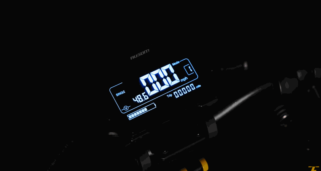 Ausom Leopard electric scooter LCD display panel showing speed, voltage, mode, and trip data for Leopard control.